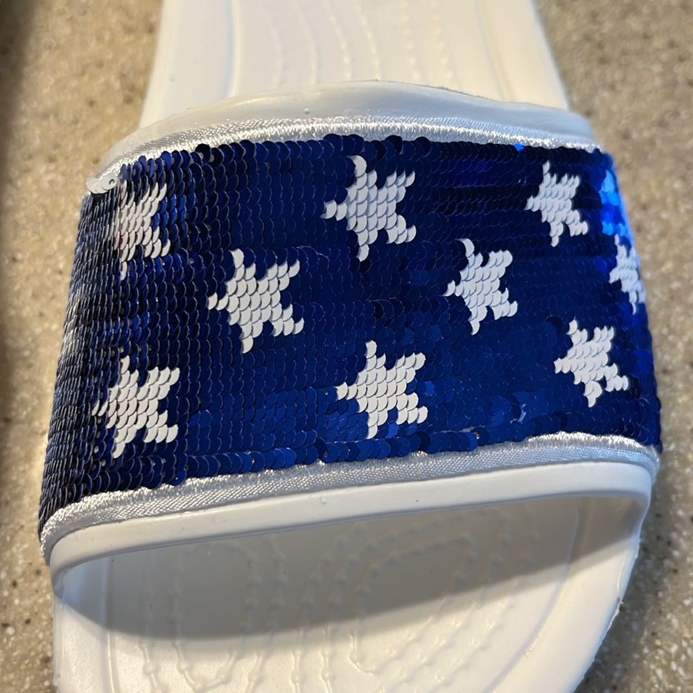 Patriotic crocs, nwot - Picture 2 of 6